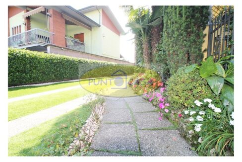 Borghetto Lodigiano. Appartamento in villa con giardino privato e terrazzo in vendita. riferimento-388 (3)