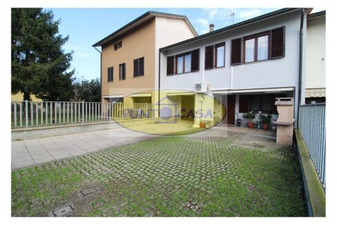 Ossago Lodigiano. Vendesi villa a schiera con giardino privato. Riferimento 8710 (8)